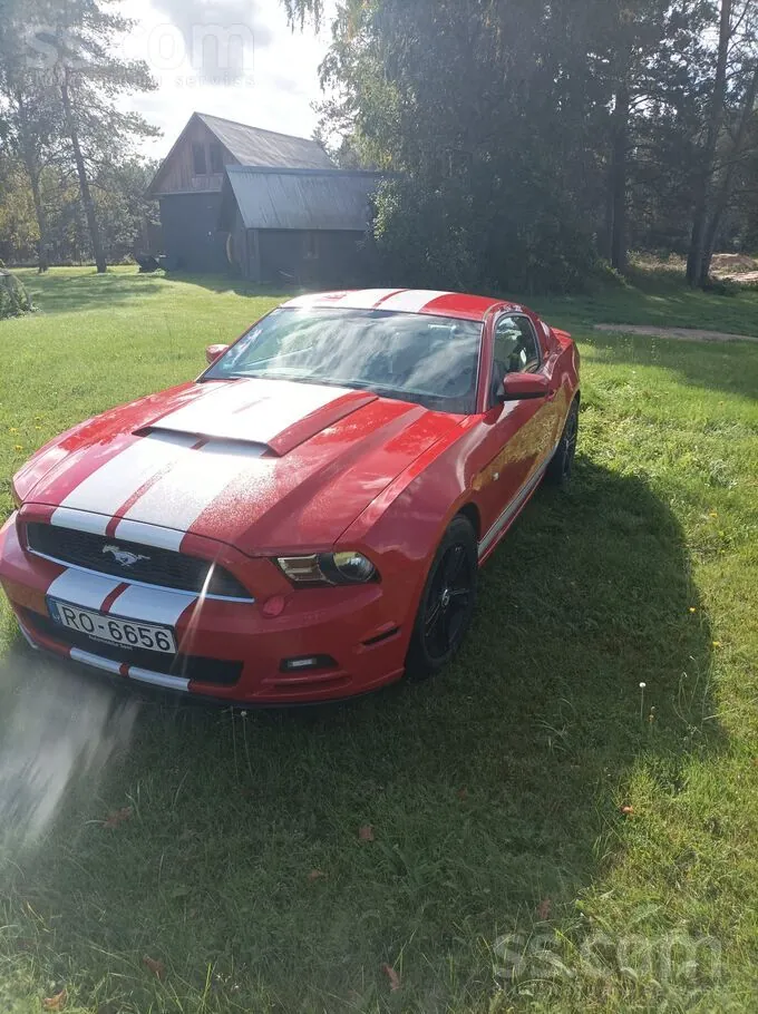 Ford Mustang 2013 photo 2
