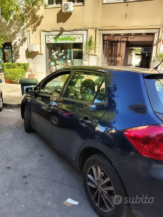 Toyota Auris 2009 photo 2