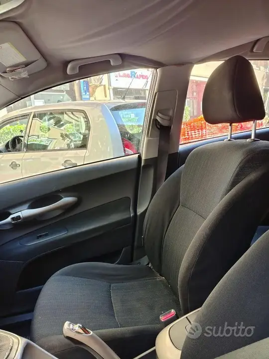 Toyota Auris 2009 photo 5