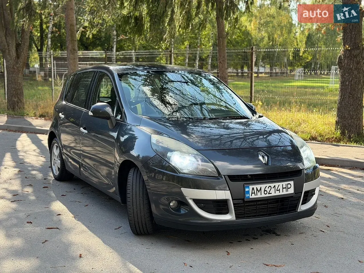Renault Scenic 2010 photo 2