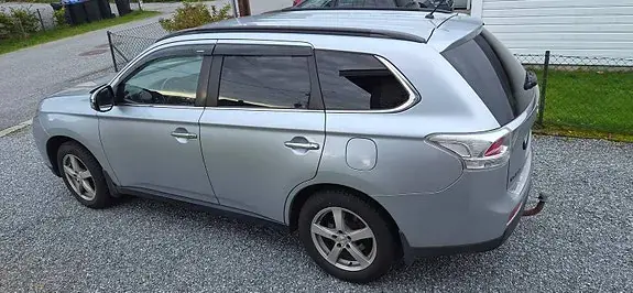 Mitsubishi Outlander 2013 photo 2