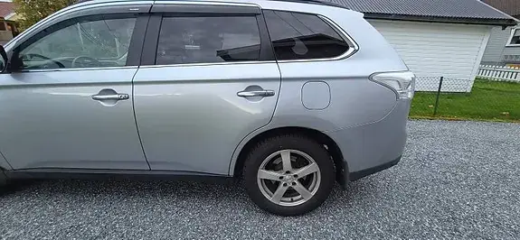 Mitsubishi Outlander 2013 photo 4