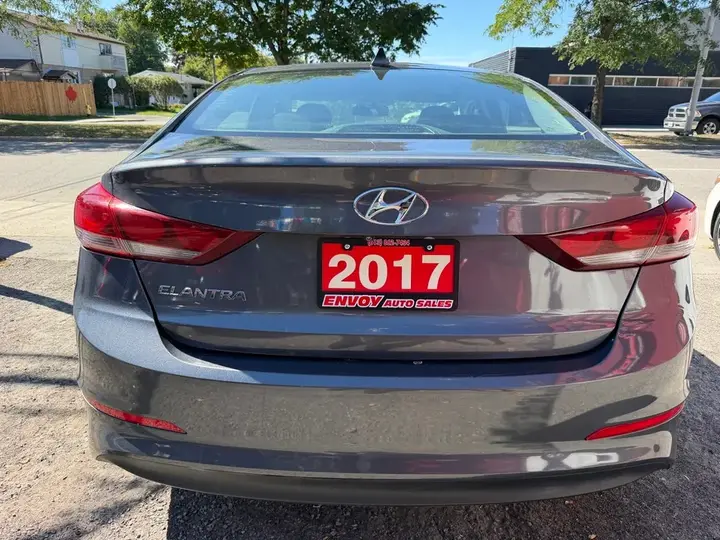 Hyundai Elantra 2017 photo 5