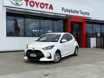 Toyota Yaris 2023 photo 2