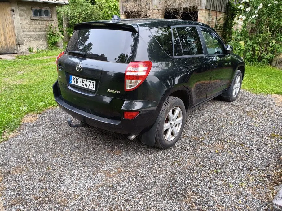 Toyota Rav4 2010 photo 2