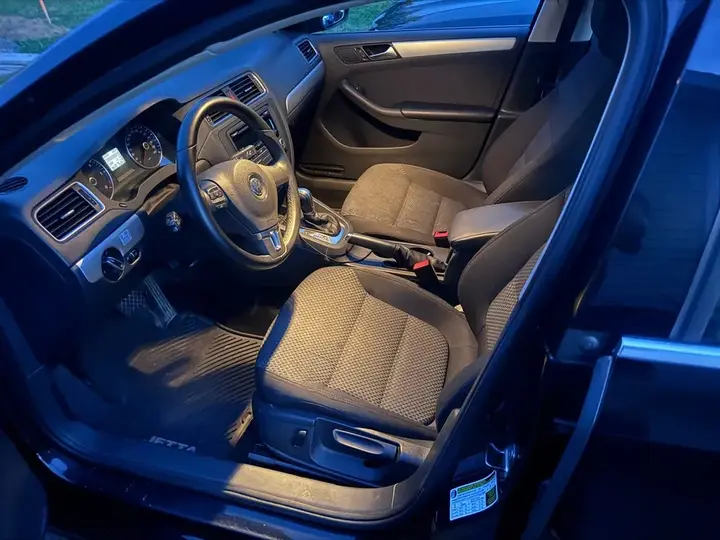 Volkswagen Jetta 2013 photo 4
