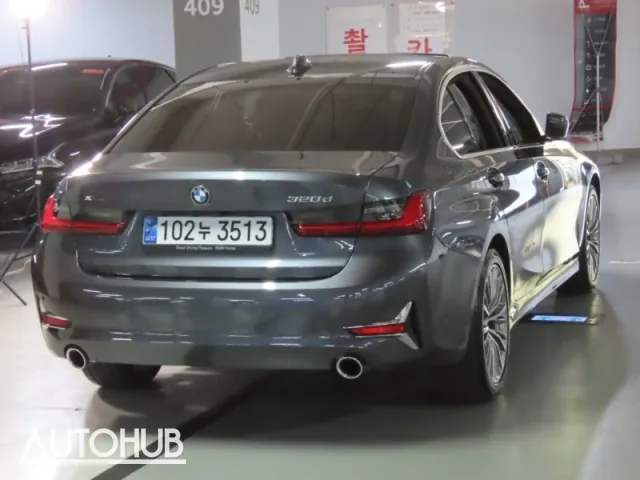 BMW 3 Series 2022 photo 3