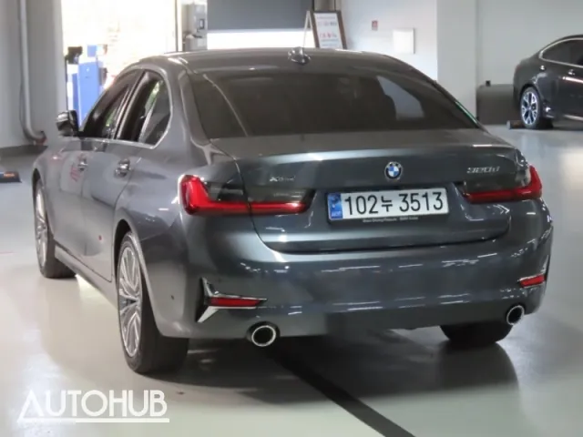 BMW 3 Series 2022 photo 4