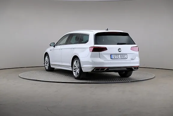 Volkswagen Passat 2022 photo 2