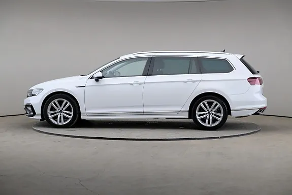 Volkswagen Passat 2022 photo 4