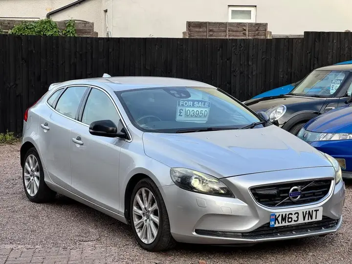 Volvo V40 2013 photo 2