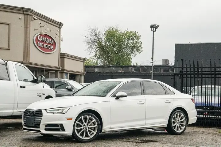 Audi A4 2018 photo 2