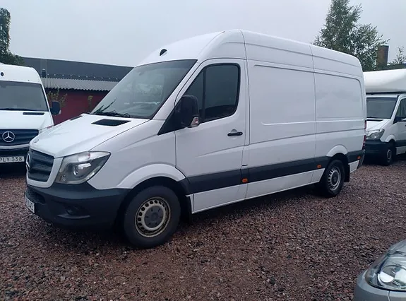 Mercedes-Benz Sprinter 319 2014 photo 2