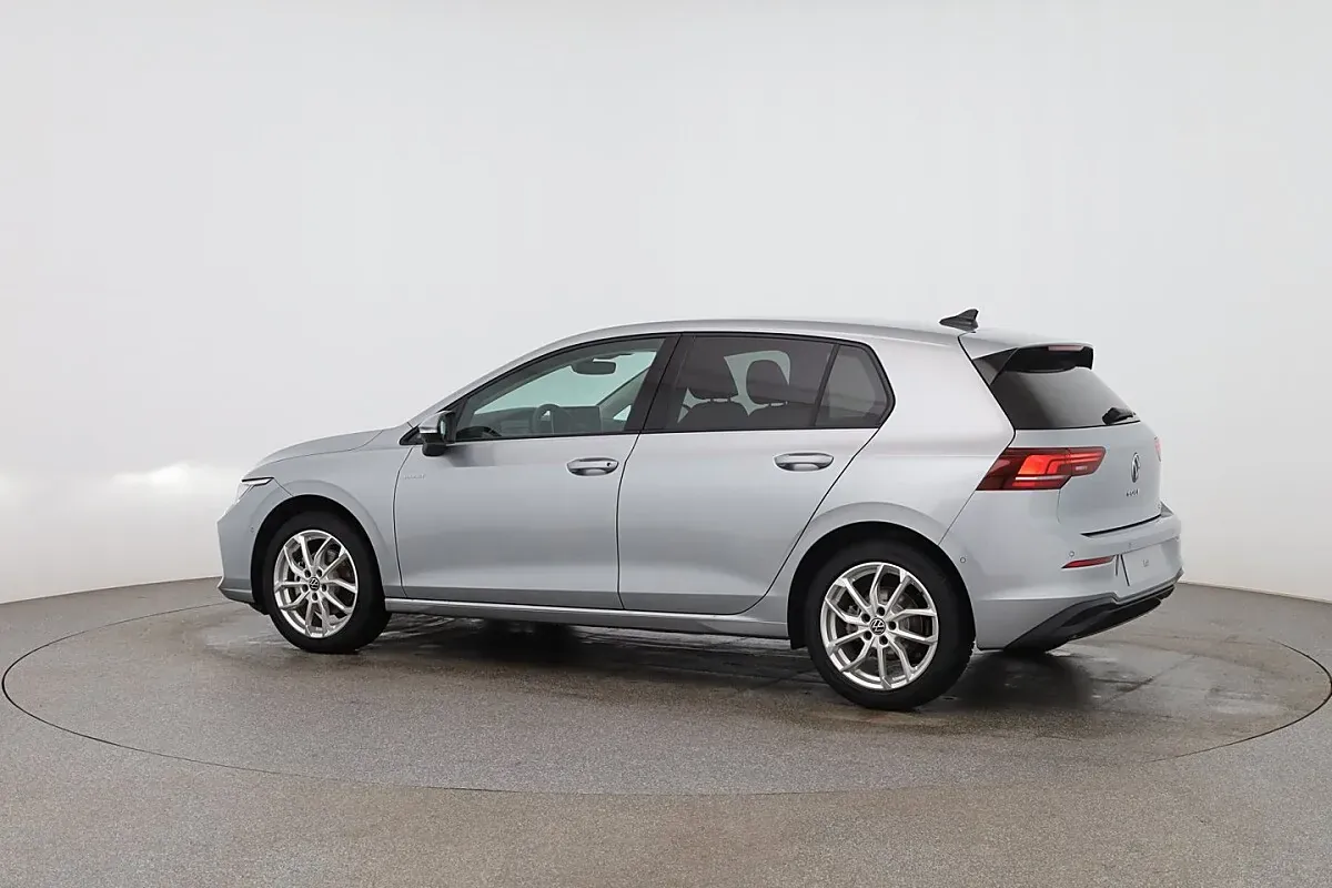 Volkswagen Golf 2026 photo 3