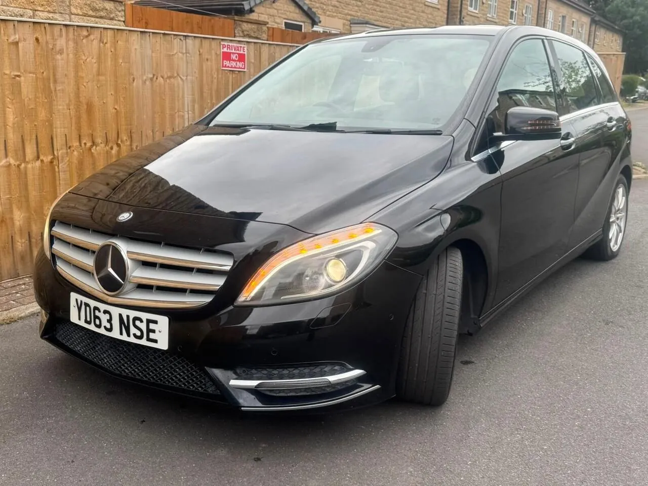 Mercedes-Benz B-Class 2013 photo 2