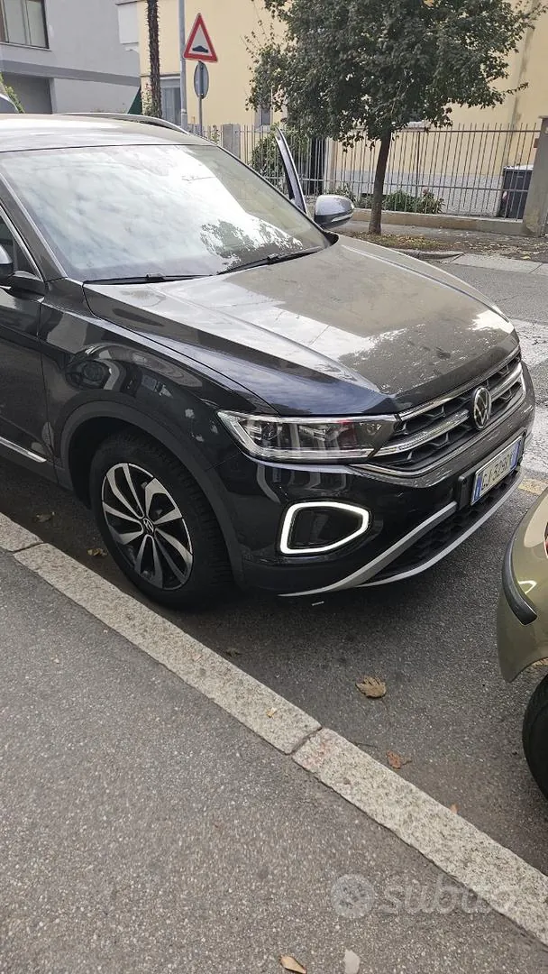 Volkswagen T-Roc 2022 photo 2