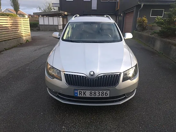 Skoda Superb 2015 photo 3