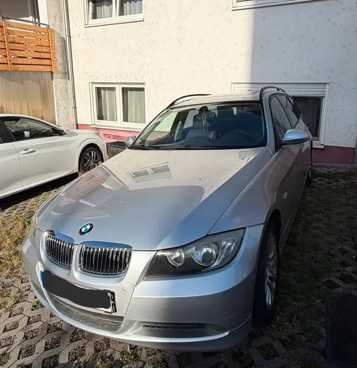 BMW E91 320I