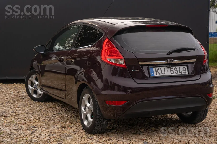Ford Fiesta 2009 photo 3