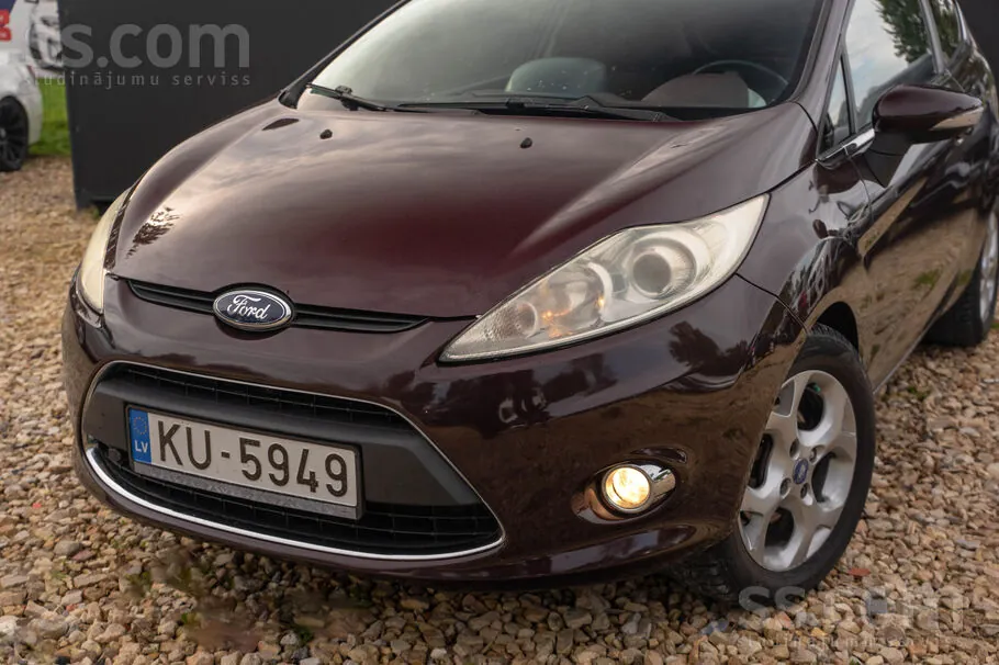 Ford Fiesta 2009 photo 2