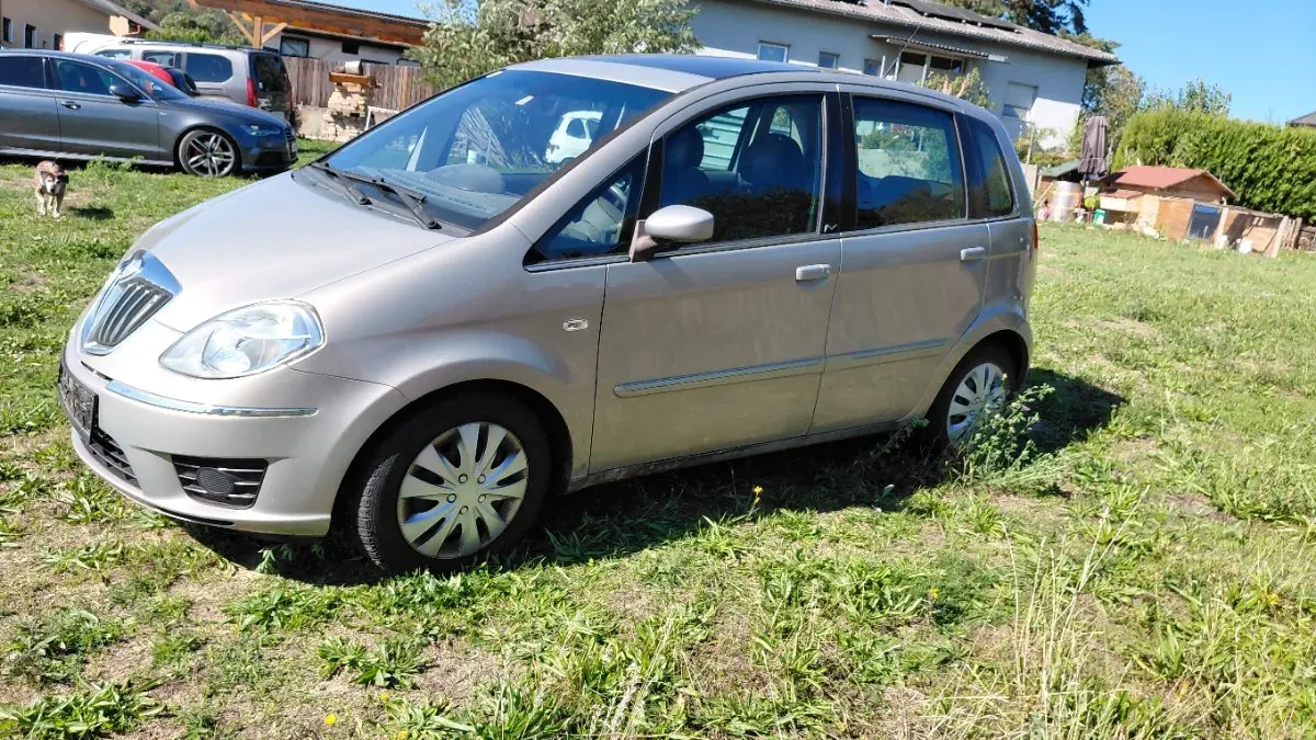 Lancia Musa 2008 photo 2