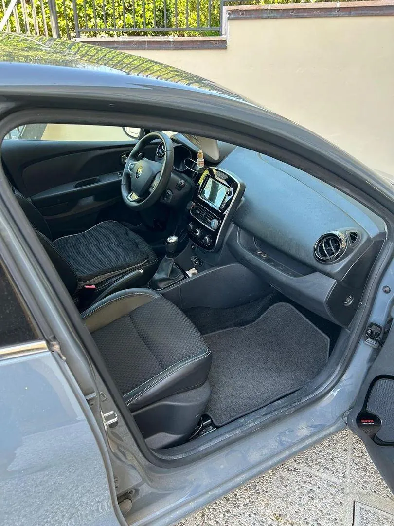 Renault Clio 2019 photo 2