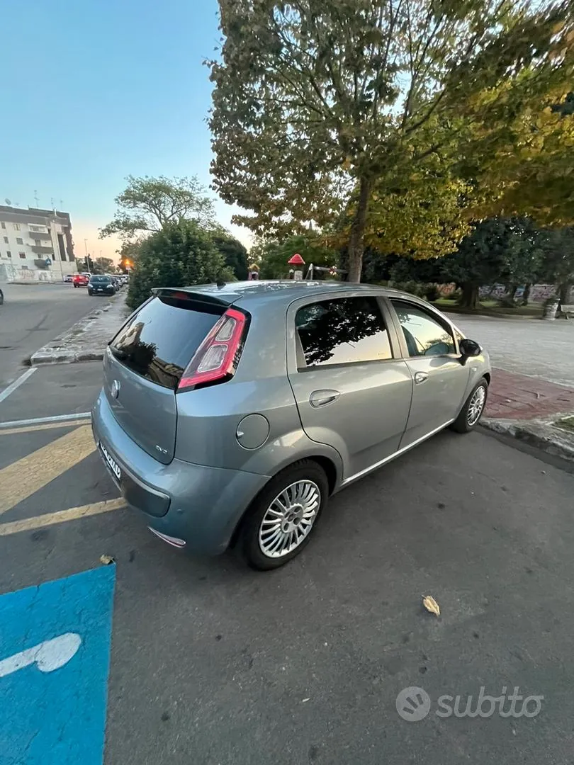 Fiat Punto Evo 2011 photo 3
