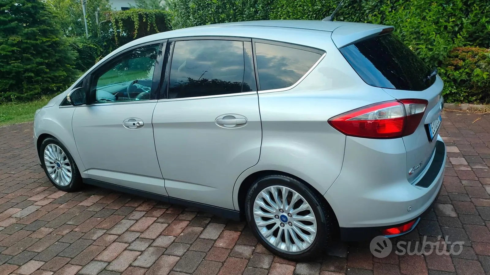 Ford C-Max 2011 photo 4