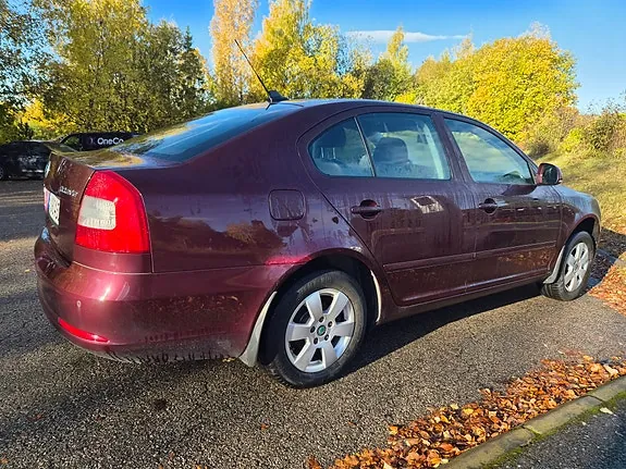 Skoda Octavia 2012 photo 2