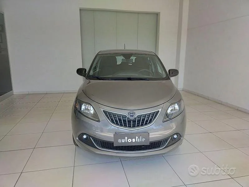 Lancia Ypsilon 2023 photo 2