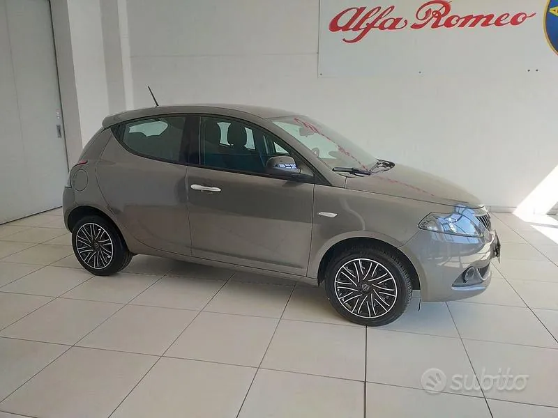 Lancia Ypsilon 2023 photo 4