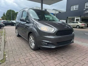 Ford Tourneo Courier 2017 photo 2