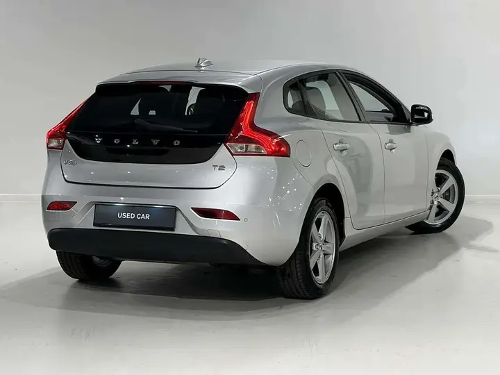 Volvo V40 2019 photo 2