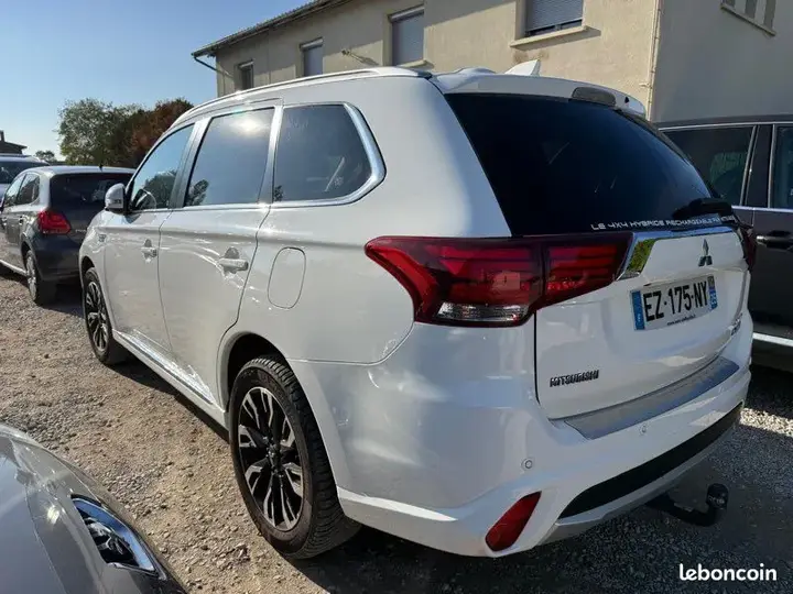 Mitsubishi Outlander 2018 photo 4