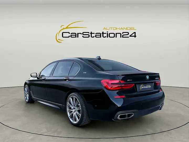 BMW 7 Series 2018 photo 3