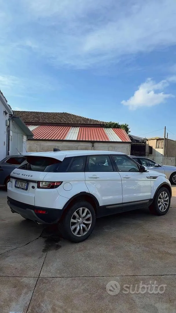 Land Rover Range Rover Evoque 2018 photo 3