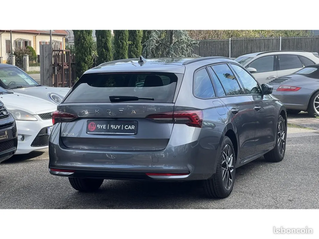Skoda Octavia 2024 photo 3