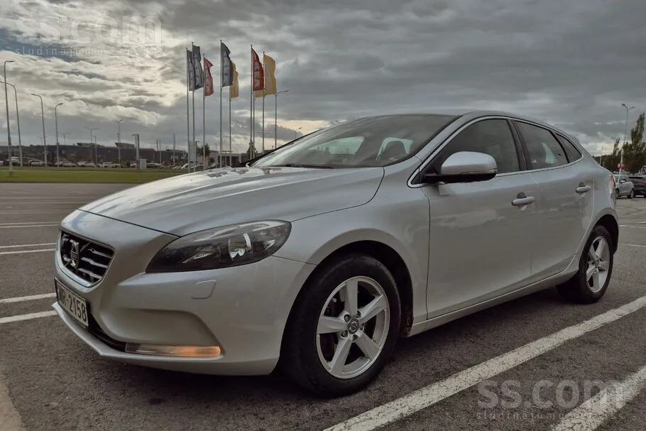 Volvo V40 2013 photo 2