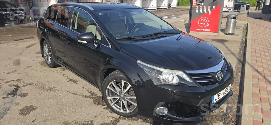 Toyota Avensis 2012 photo 2