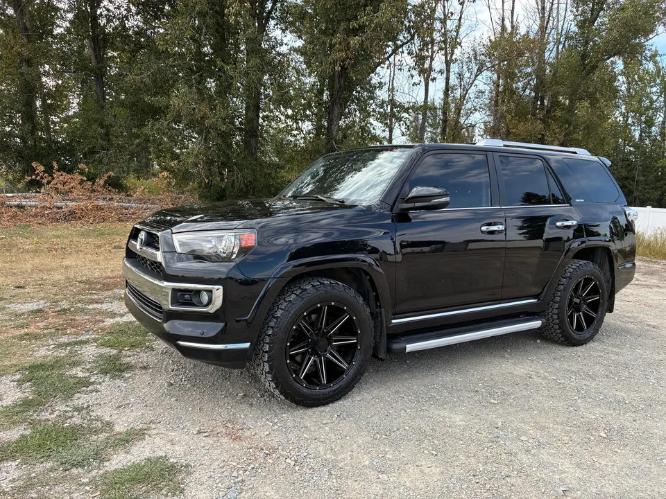 Toyota 4Runner 2015 photo 2