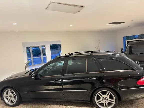 Mercedes-Benz E 500 2005 photo 4