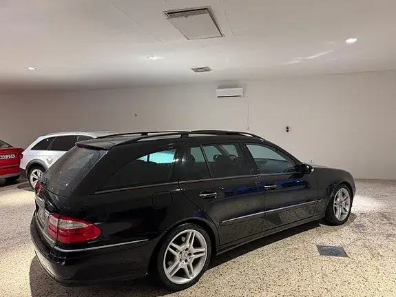 Mercedes-Benz E 500 2005 photo 3