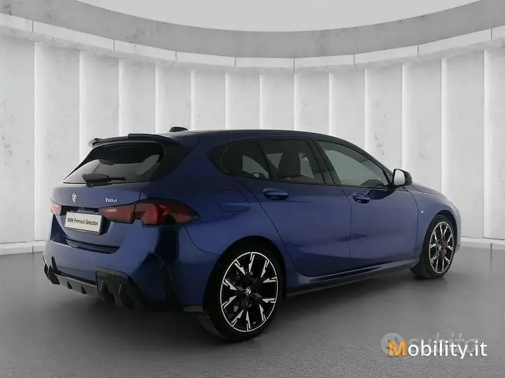 BMW 1 Series 2025 photo 3