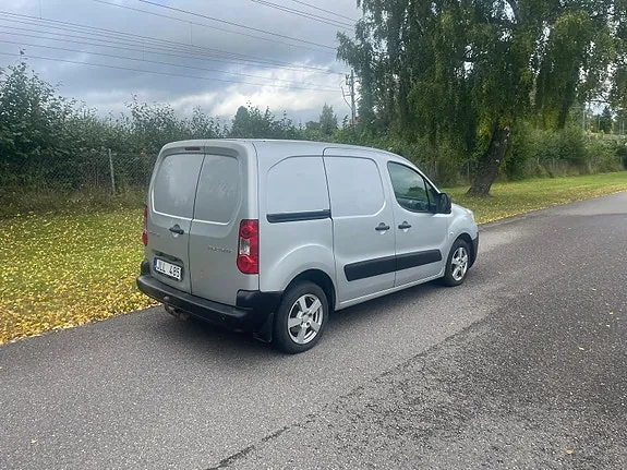 Peugeot Partner 2010 photo 2