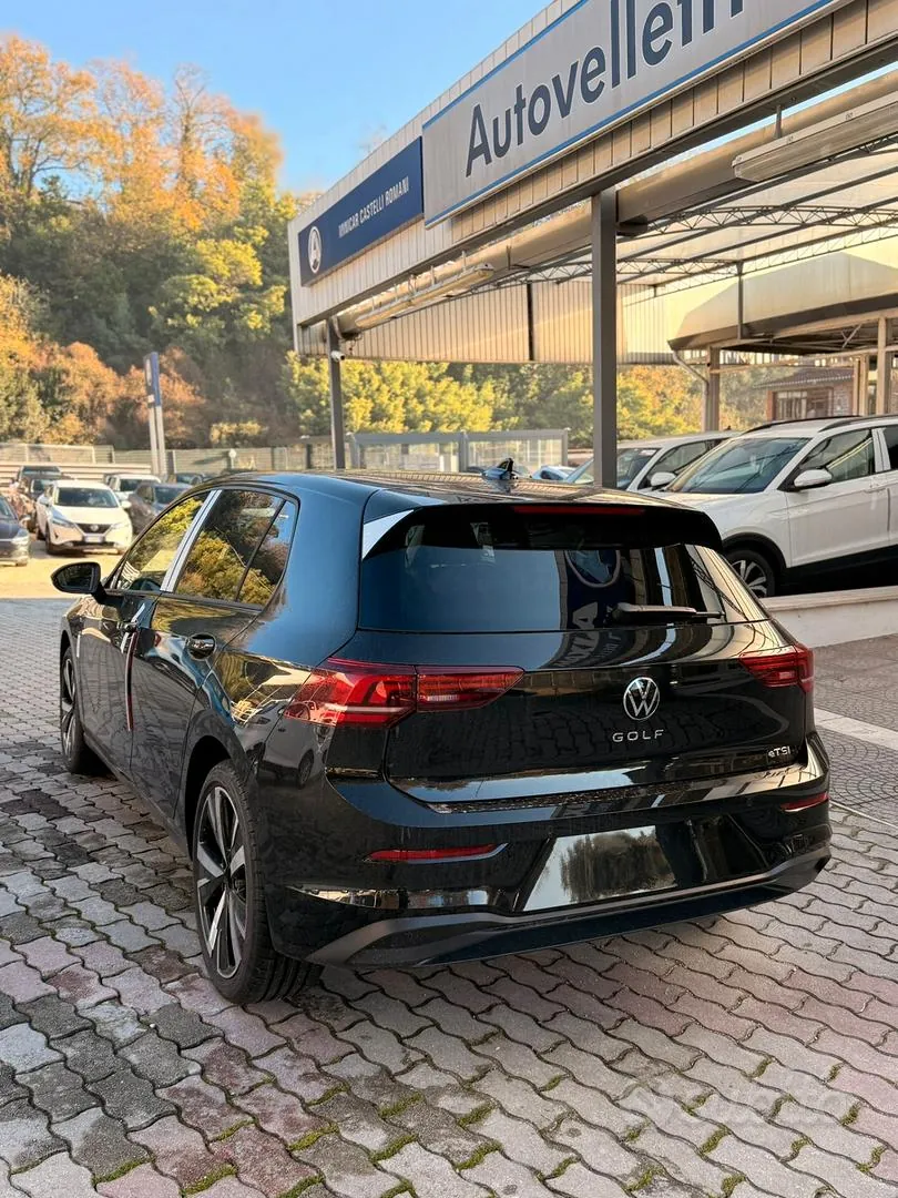 Volkswagen Golf 2024 photo 3
