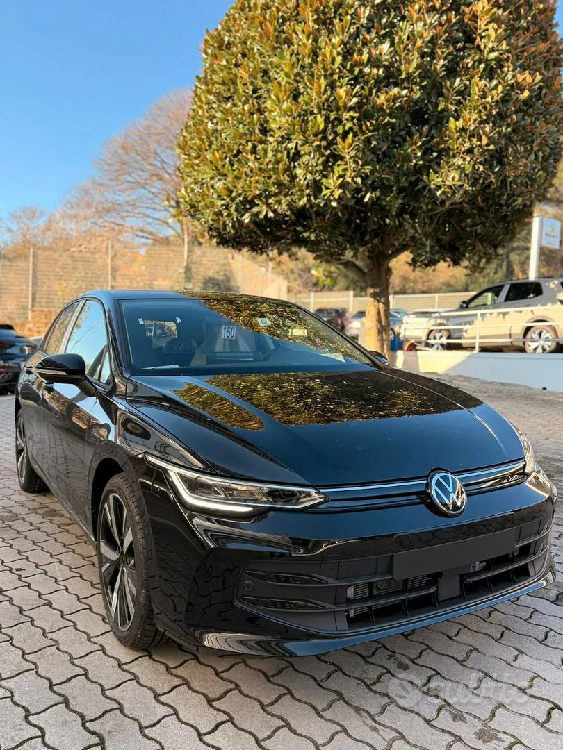 Volkswagen Golf 2024 photo 2