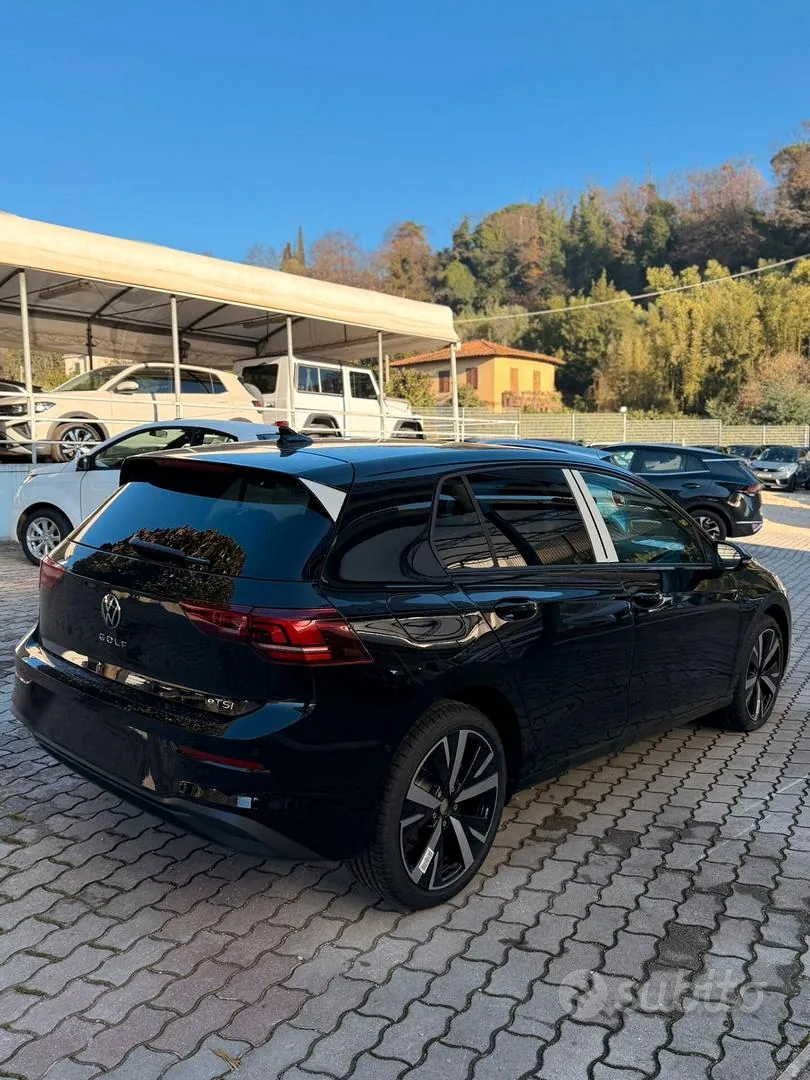 Volkswagen Golf 2024 photo 5