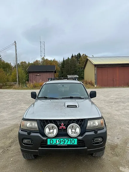 Mitsubishi Pajero Sport 2001 photo 2