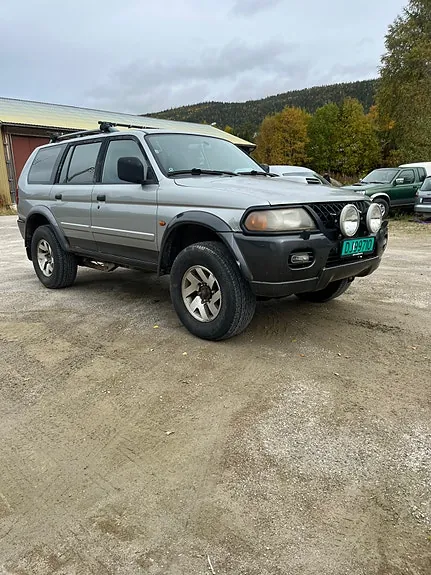 Mitsubishi Pajero Sport 2001 photo 3