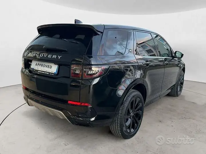 Land Rover Discovery Sport 2024 photo 2